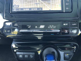 操作しやすいオートエアコン。車内をいつも快適に保つ事が出来ます。