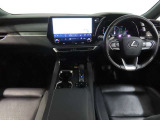 【内装】レクサスは内装のデザイン、材質等にまで拘っています。一度実車をご覧ください!