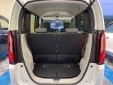 普段のお買い物や通勤、送迎等に十分な荷室スペースを確保しております。セカンドシートを倒すと、大きな荷物の積載も可能です♪