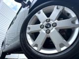 【純正15インチアルミホイール】外観にマッチした純正アルミホイールを装着しております。各種社外アルミホイールや、スタッドレスタイヤも取扱いしております。是非ご相談ください♪