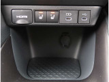 【シートヒーター】寒い日の運転など冷えやすい脚部を快適に温めてくれる。嬉しい機能♪