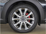 【純正アルミホイール】外観にマッチした純正アルミホイールを装着しております。ノーマルタイヤ、スタッドレスタイヤも広島マツダにお任せください。