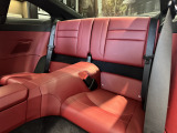 分割可倒式リアシート(乗車定員は4名となります)