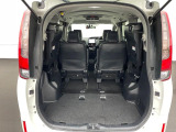 普段のお買い物や通勤、送迎等に十分な荷室スペースを確保しております。サードドシートを倒すと、大きな荷物の積載も可能です♪