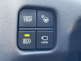 【パーキングアシスト】パークアシスト搭載で駐車も安心。ステアリング操作を自動でサポートし、狭いスペースでもスムーズに駐車できます。