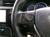 【ステアリングスイッチ】オーディオ操作やハンズフリー通話も楽々。