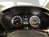 とっても見やすいメーターです。夜間時はラグジュアリーな気分にさせてくれる照明が魅力ですので、夜のドライブも楽しみになりますよ♪