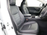 運転席に座り視界の状態確認をお願い致します。