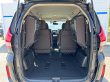 普段のお買い物や通勤、送迎等に十分な荷室スペースを確保しております。セカンドシートを倒すと、大きな荷物の積載も可能です♪