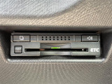 今や必需装備となりつつある、【ETC】搭載車!当店でセットアップが可能ですので、ご納車当日からご使用が可能です!高速道路料金のお支払いが楽々です!