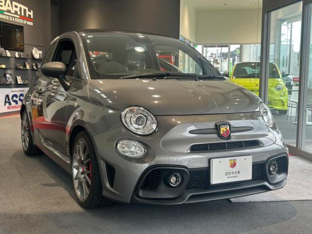 アバルト695Cツーリズモ