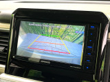 【バックカメラ】駐車時に後方がリアルタイム映像で確認できます。大型商業施設や立体駐車場での駐車時や、夜間のバック時に大活躍!運転スキルに関わらず、今や必須となった装備のひとつです!
