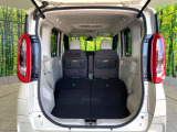 普段のお買い物や通勤、送迎等に十分な荷室スペースを確保しております。セカンドシートを倒すと、大きな荷物の積載も可能です♪