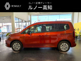 ボディーサイズは全長&times;全幅&times;全高4490mm&times;1860mm&times;1810mmとゆったりスペースを確保しています