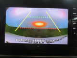 安心のバックモニター付きです!ナビの画面にカメラ映像がしっかり表示されるので、駐車が苦手な方でも安心して車庫入れができますよ♪