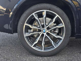 右後リヤ 275/40R20
