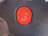 頭上にはSOSボタンを設置。いざというときに緊急時、こちらを押すことでオペレーターと接続し、緊急対応をしてもらうことができます。