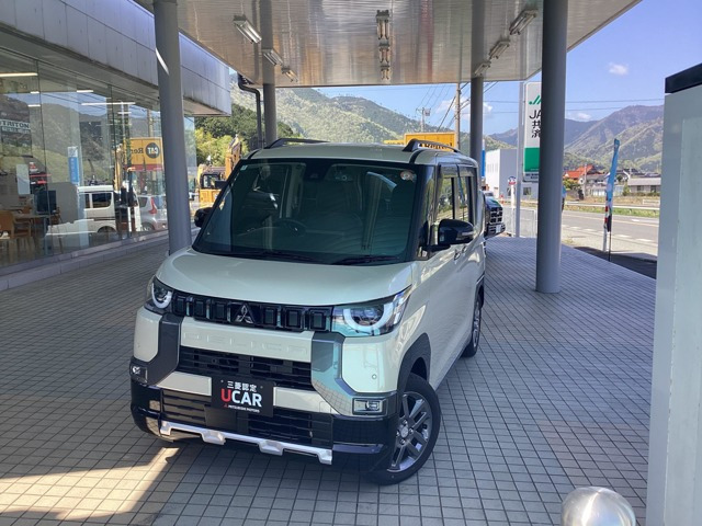 デリカミニ T プレミアム 4WD 