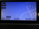 純正ナビを装備。タッチパネル式で使いやすく、お出かけもラクラクです。