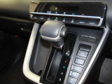 インパネシフトのオートマチックトランスミッションです。