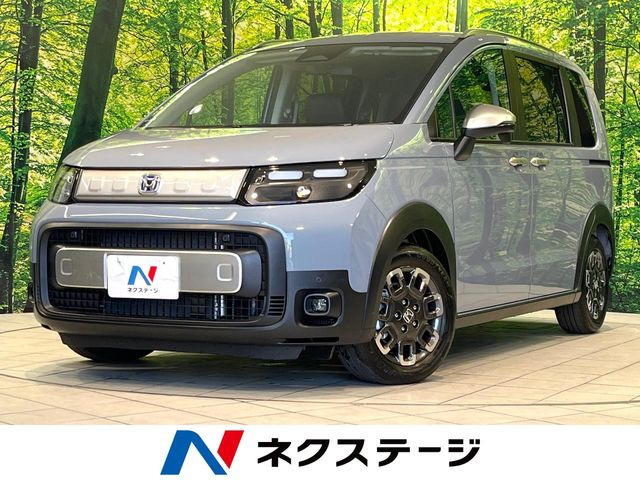 フリード 1.5 e:HEV クロスター 