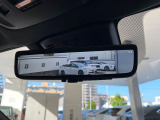 【デジタルインナーミラー】後席の大きな荷物や同乗者で後方が確認しづらい時でも安心!カメラが撮影した車両後方の映像をルームミラー内に表示。クリアな視界で状況の確認が可能です!