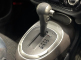 【フロアCVT】無段階変速機能でスムーズな走行をお楽しみいただけます♪エンジンパワーを無駄なく車輪に伝えるから低燃費にも貢献!