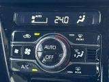 ★エアコンパネル★温度設定で操作ができるオートエアコンが装備されています!