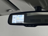 バックミラーにアラウンドビューモニターの表示も可能です!