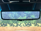 【デジタルインナーミラー】後席の大きな荷物や同乗者で後方が確認しづらい時でも安心!カメラが撮影した車両後方の映像をルームミラー内に表示。クリアな視界で状況の確認が可能です!
