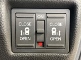 【両側パワースライドドア】スマートキーや運転席のスイッチで後席両側スライドドアの開閉が可能♪電動だから力を入れてドアを開ける必要が無く、小さなお子様でも簡単に開け閉めでき快適です♪