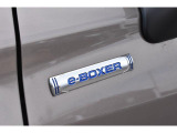 e-BOXER 2.0L直噴エンジンにコンパクトで高性能なモーターとバッテリーをレイアウト。優れた重量バランスと低重心を実現しています。また機能に応じてモーターアシストを活用する専用制御を備えています