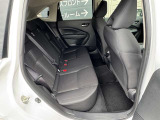 【後部座席】後席も広々としていますので同乗者の方もリラックスしてお乗り頂けますよ(*^^*)