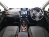 視界良好で運転しやすいコックピットです。シンプルで操作性の良いインパネ回りにデザインされ、SUBARUは安全性能に徹底的にまでこだわった視界設計を行っています。