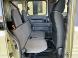 リアシートも広々としていて、座りやすいです。