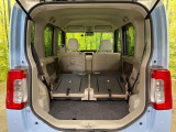 後席を格納すると、これだけの広さが!シーンに合わせたシートアレンジで、大きな荷物も積むことが出来ます♪
