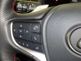 ステアリングスイッチ装備!運転しながら手元でオーディオの操作などができます。