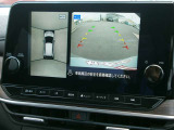 アラウンドビューモニターは車両の上空から見下ろすような映像で全方向見れるので、車庫入れが楽になります♪