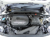 2L直列4気筒BMWツインパワー・エンジン。出力225kW〔306ps〕/5,000-6,250rpm(カタログ値)、トルク450Nm〔45.9kgm〕/1,750-4,500rpm(カタログ値)♪