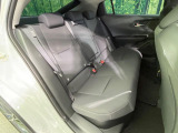 後部座席も気になるようなキズ・汚れやへたり等、大きなダメージはなく、良好な状態です。