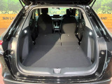 後席を格納すると、これだけの広さが!シーンに合わせたシートアレンジで、大きな荷物も積むことが出来ます♪