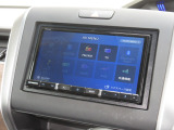 ナビゲーションはパイオニアメモリーナビ(AVIC-RZ811)を装着しております。AM、FM、CD、DVD再生、Bluetooth、音楽録音再生、フルセグTVがご使用いただけます。