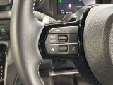 ステアリングにオーディオ操作スイッチが付いています。オーディオ画面に直接タッチしなくても操作が出来ますので、運転に集中できます。