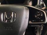 ハンドルにHondaセンシング系のクルーズコントロールやレーンキープアシストなどのスイッチが装備されています。ハンドルから手を離さず安全に操作できます。