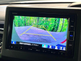 【バックカメラ】駐車時に後方がリアルタイム映像で確認できます。大型商業施設や立体駐車場での駐車時や、夜間のバック時に大活躍!運転スキルに関わらず、今や必須となった装備のひとつです!