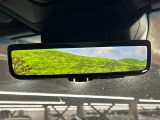 【デジタルインナーミラー】後席の大きな荷物や同乗者で後方が確認しづらい時でも安心!カメラが撮影した車両後方の映像をルームミラー内に表示。クリアな視界で状況の確認が可能です!