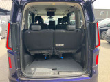 ラゲッジルームです。開口も大きくしっかりと荷物も積載することが出来ます。