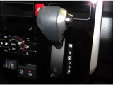 インパネシフトのオートマチックトランスミッションです。