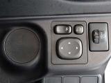 電動格納式ドアミラーを装備しています。