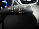 オートライト機能装備です!車外の明るさに応じて、自動的にライトの点灯・消灯をしてくれます♪